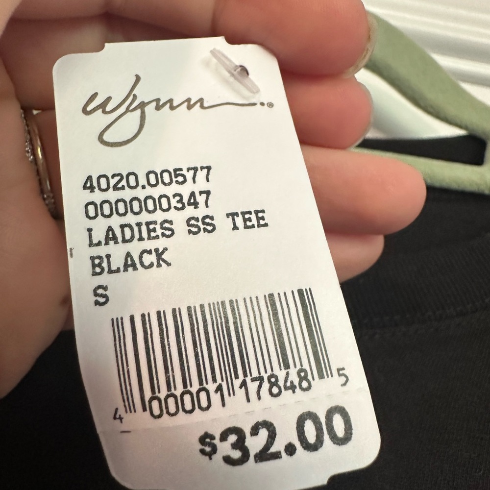 Wynn Encore Las Vegas Ladies Black T Shirt. New with tags, never worn. - Picture 4 of 7